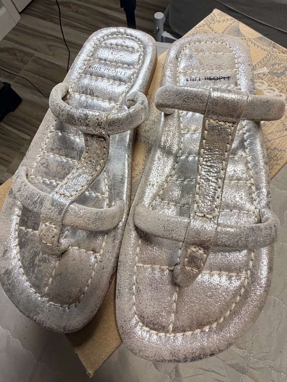 Free People Hadden sandals champagne metallic size 9 brand new w/box